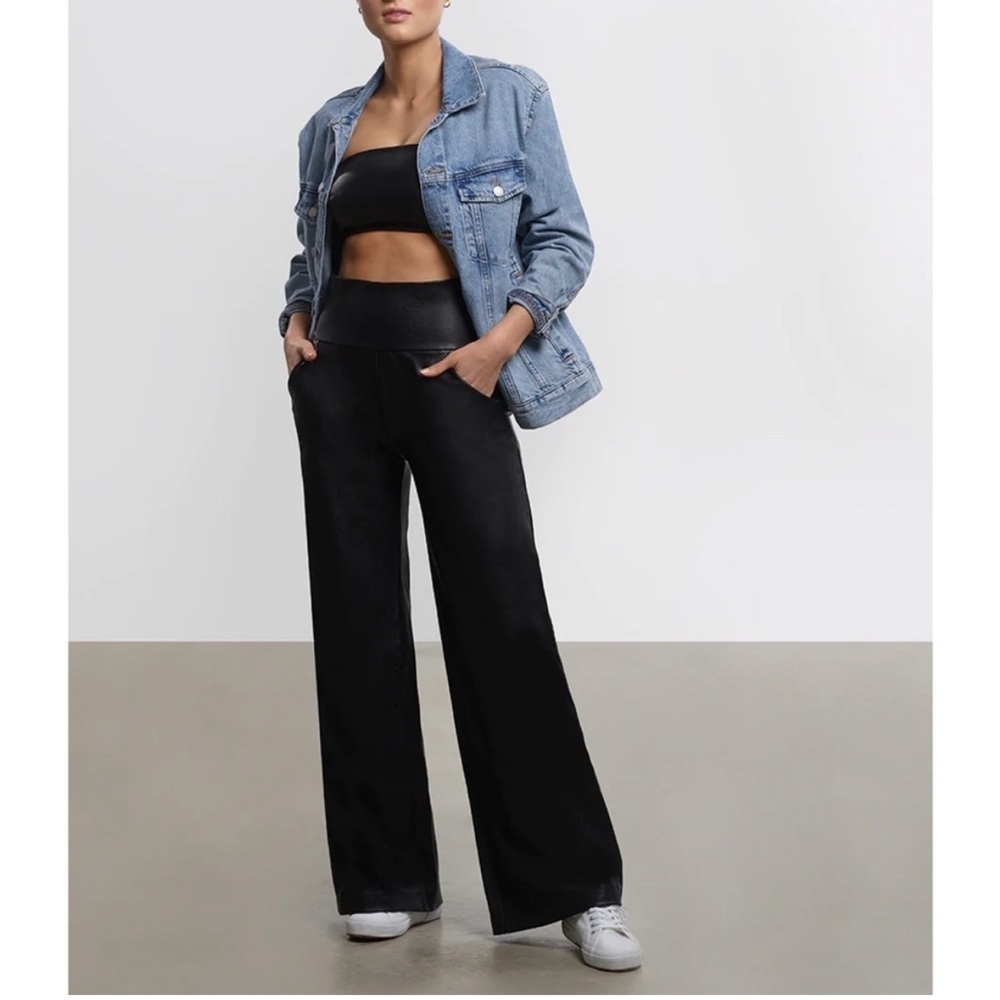 Commando NWT Faux Leather Wide Leg Pant in Black
Size Medium